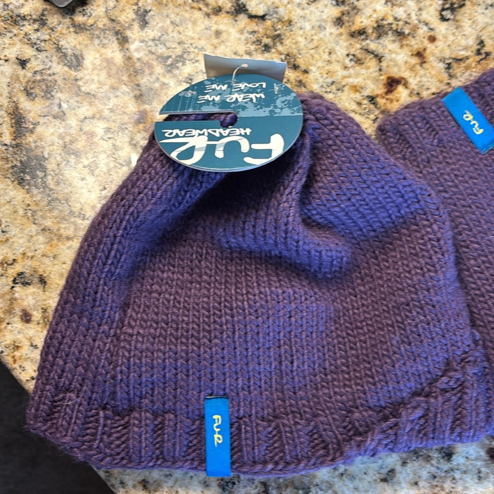 NWT FUR Headware Hat/Beanie Purple/Amethyst w/Fingerless gloves Sz Adult